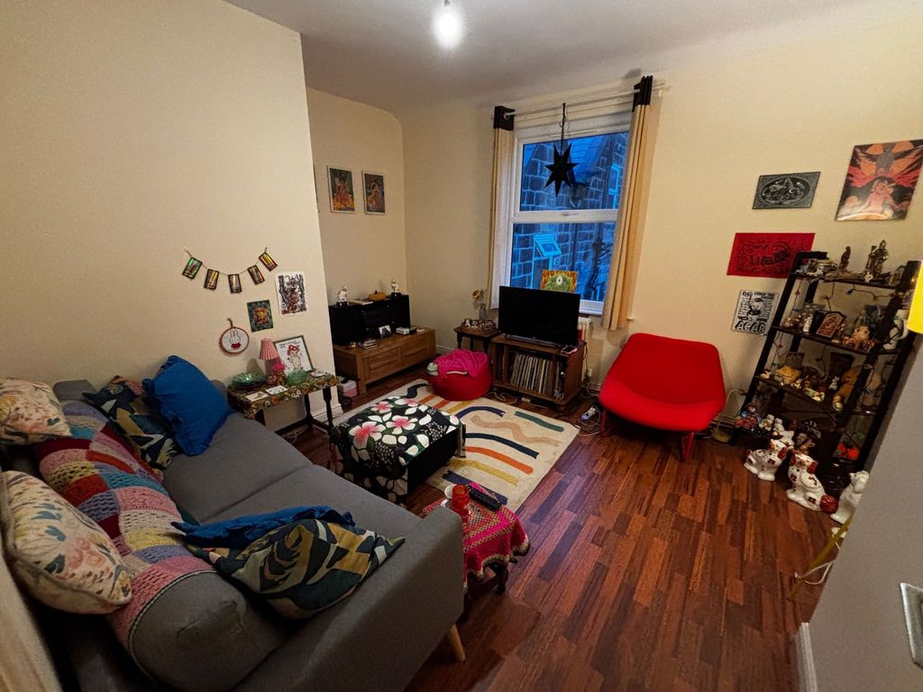 Property photo 2 of 5 Cosy, Characterful Living Room With A Comfortable ...