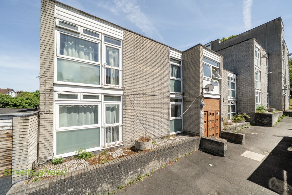 Property photo 1 of 7 0Bafe70d-Eb79-4cc...