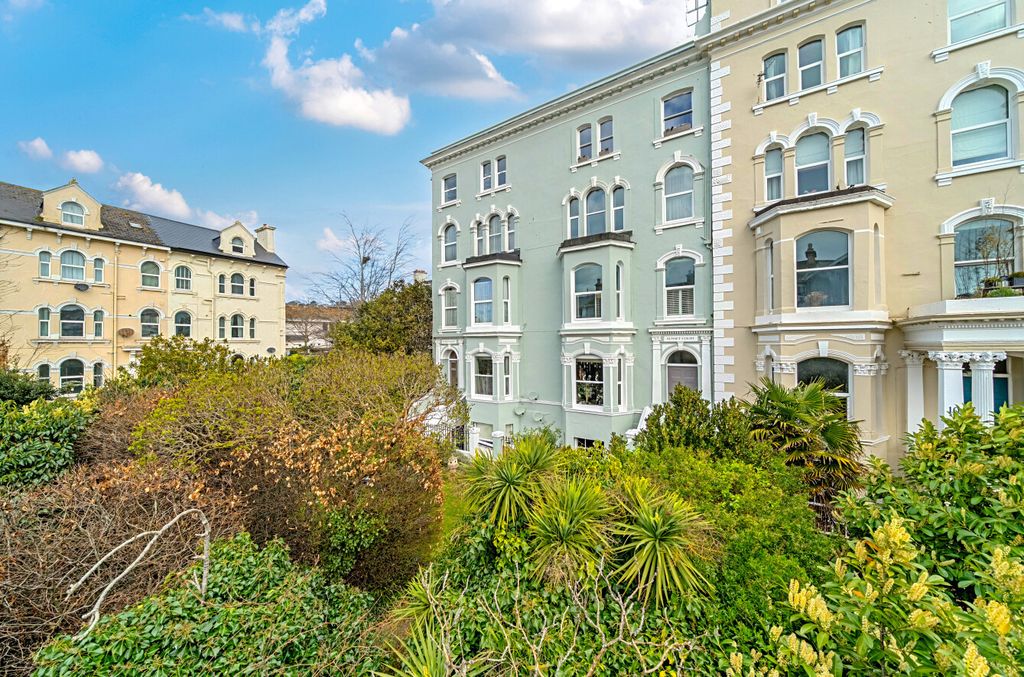 Property photo 1 of 22 Front