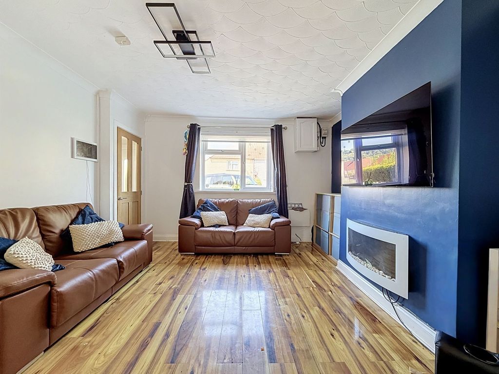 Property photo 2 of 16 Living Room