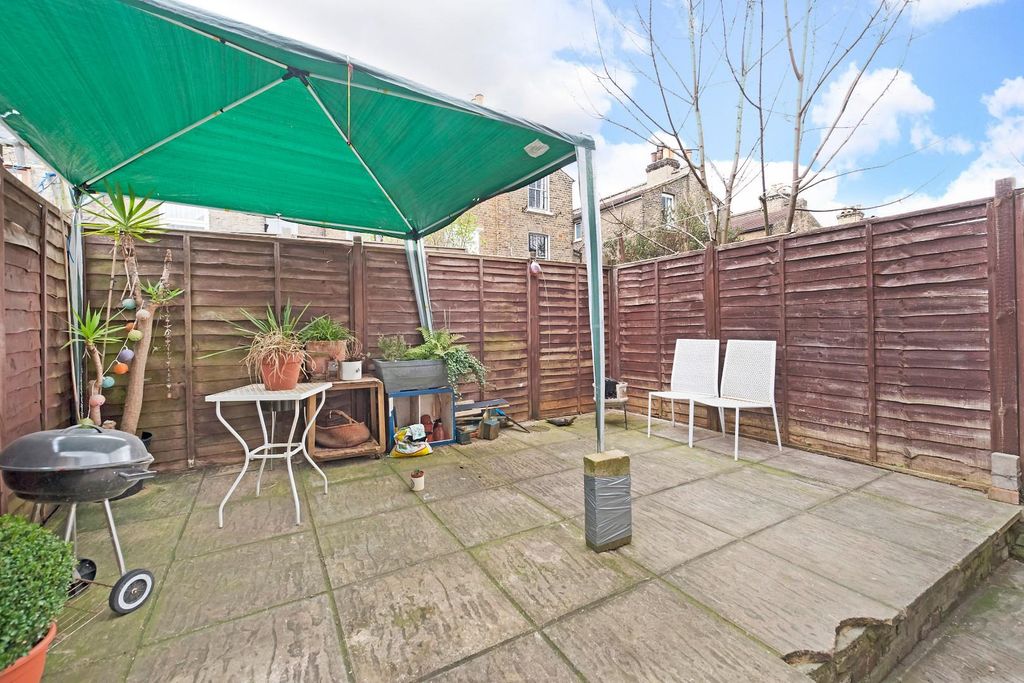 Property photo 3 of 10