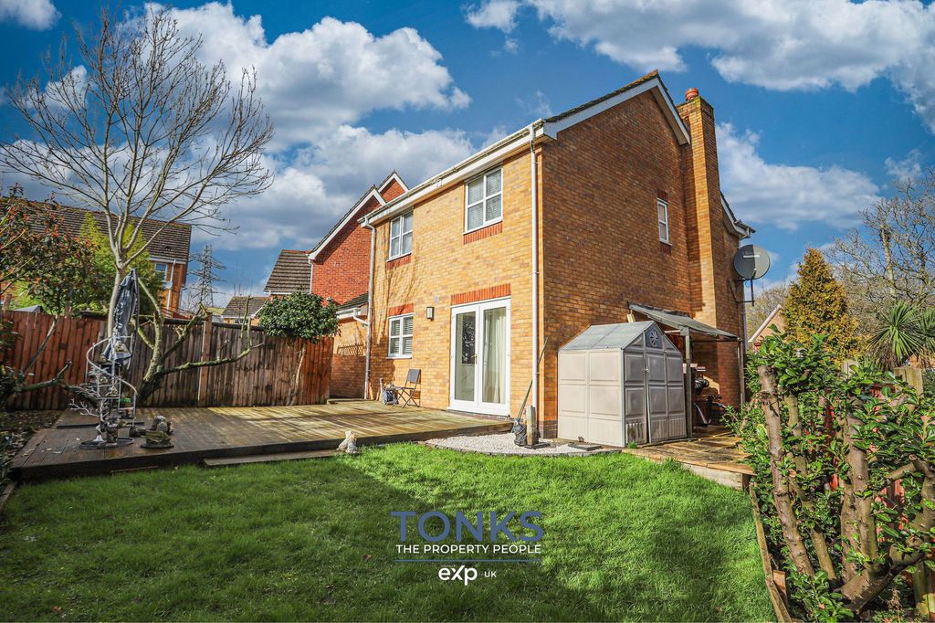 Property photo 2 of 19