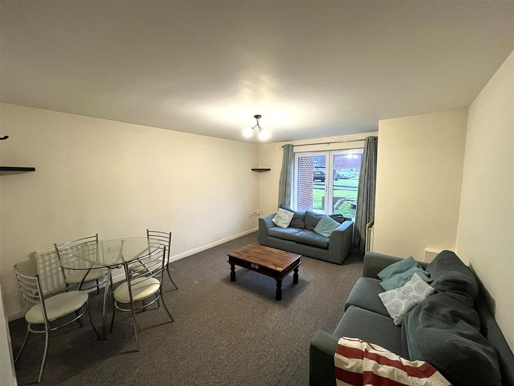 Property photo 3 of 17
