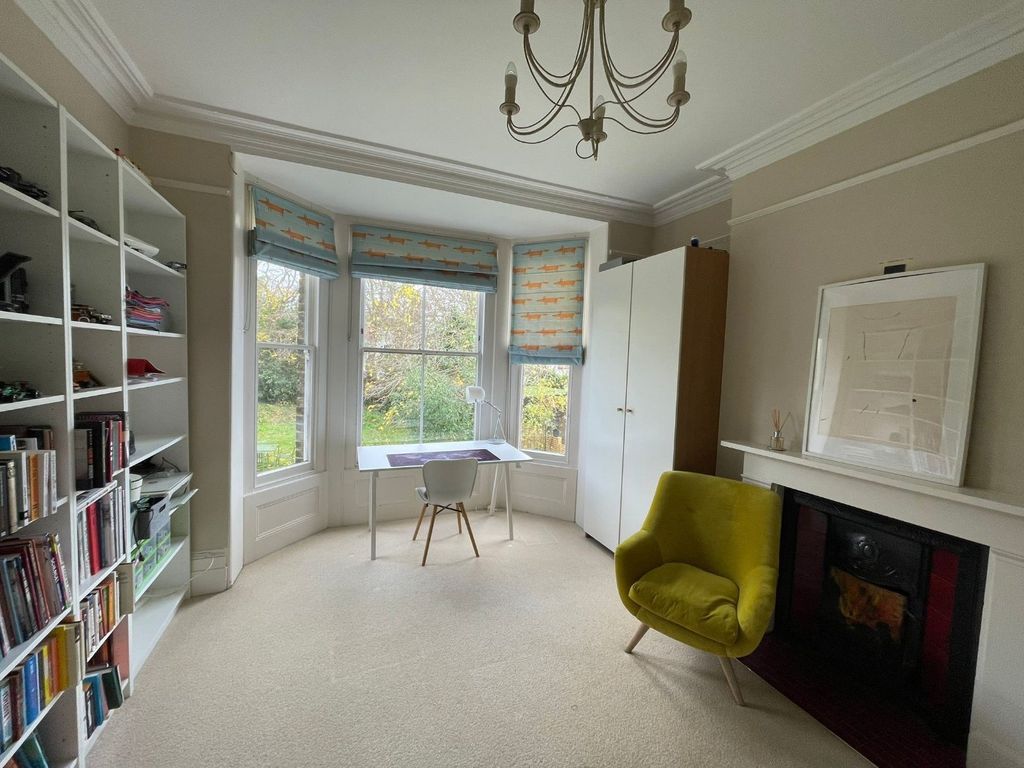 Property photo 3 of 5 Picture No. 04