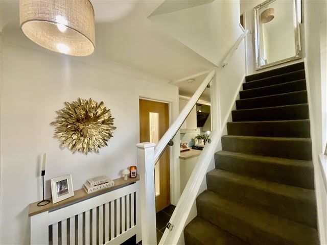 Property photo 2 of 21 Entrance