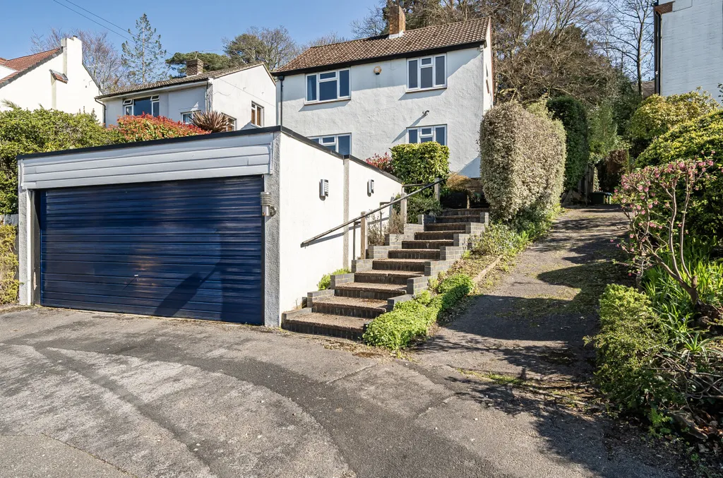 Saxholm Dale, Bassett, Southampton, Hampshire SO16 - View 3