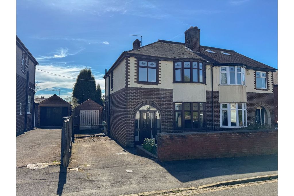 Property photo 1 of 19 Driveway