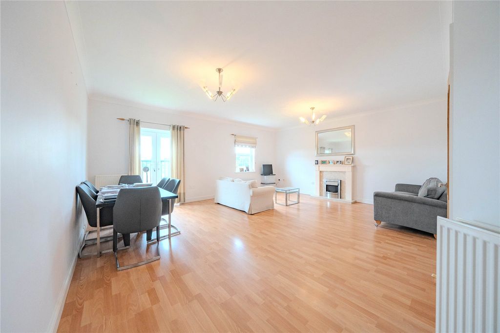 Property photo 3 of 8 Picture No. 02