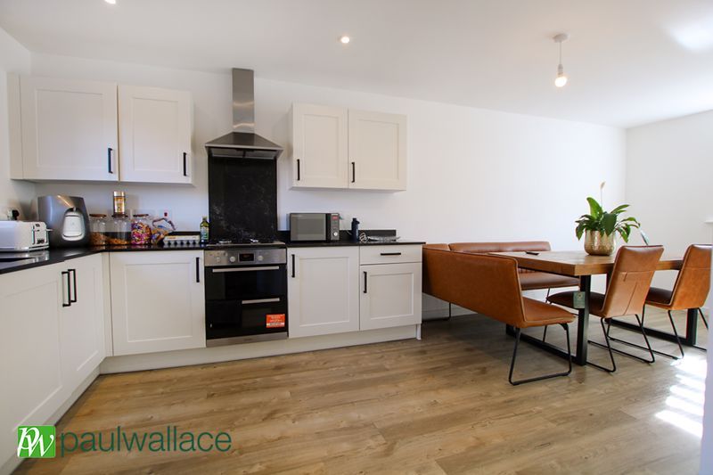 Property photo 2 of 17 Kitchen