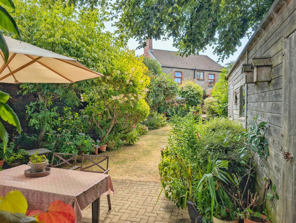 Property photo 2 of 28