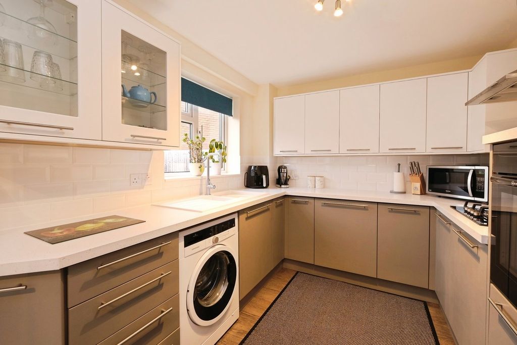 Property photo 3 of 15