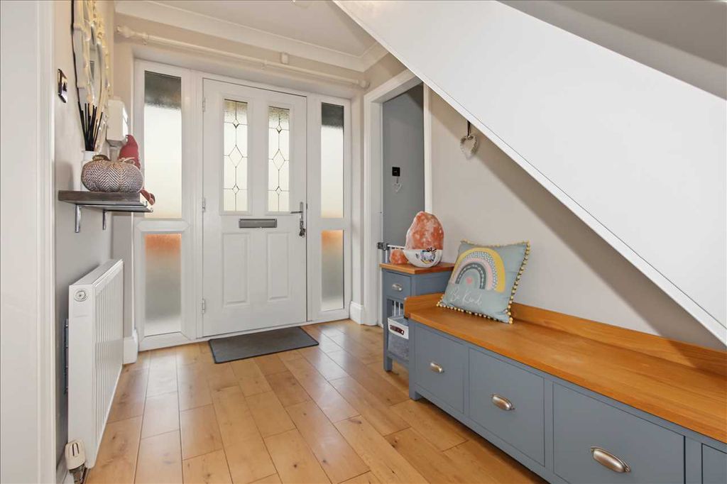 Property photo 2 of 25 Entrance Hall
