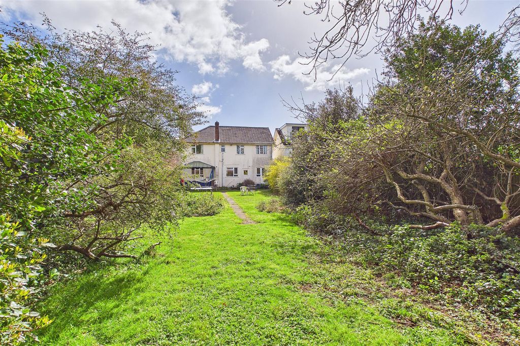 Property photo 2 of 21