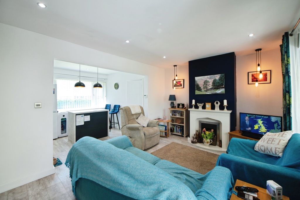 Property photo 3 of 18 Pbox-Img.Jpg