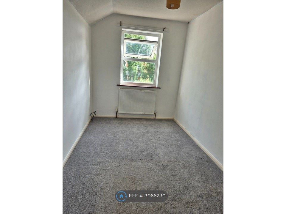 Property photo 3 of 10 Second Bedroom