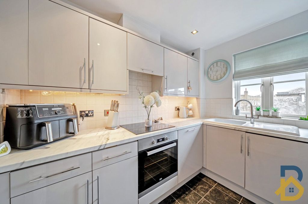 Property photo 3 of 11 Picture No. 33