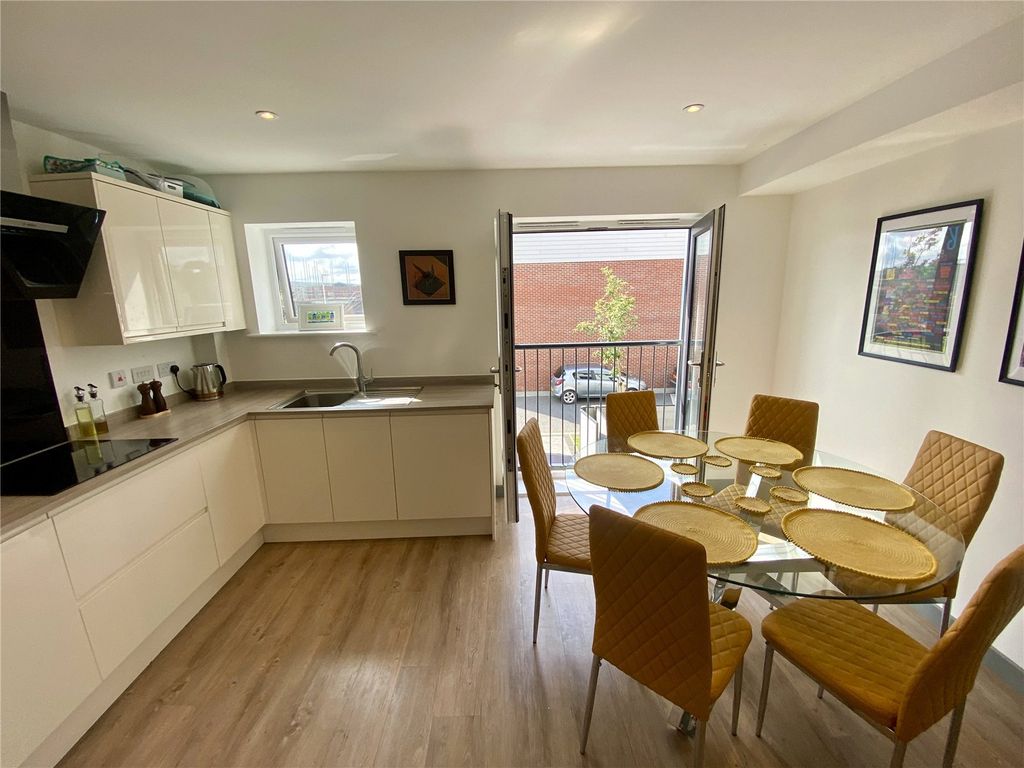 Property photo 2 of 18 Picture No. 09