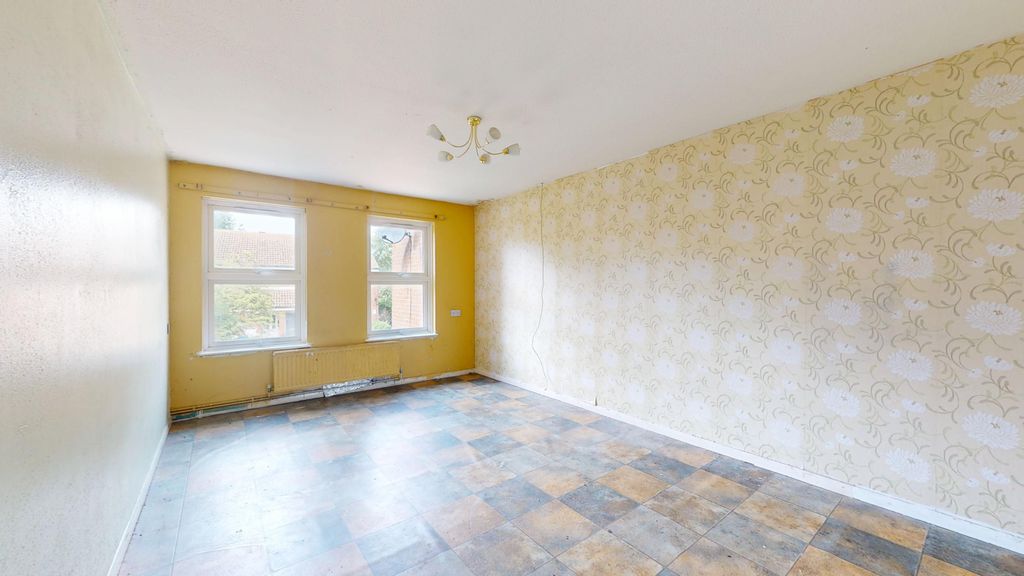 Property photo 2 of 12 50 Fieldfare Road, Thamesmead, London, Se28 8Hr