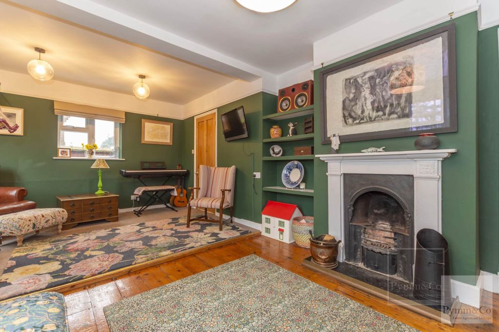 Property photo 2 of 20