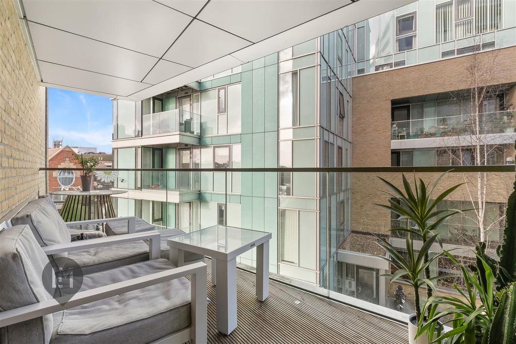 Property photo 3 of 6 Balcony