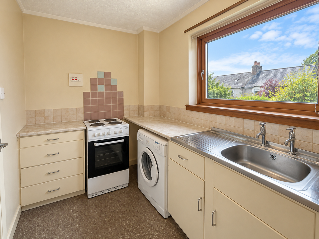 Property photo 3 of 6 Kitchen