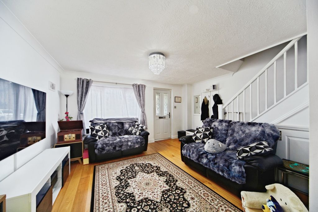 Property photo 2 of 17 Photo