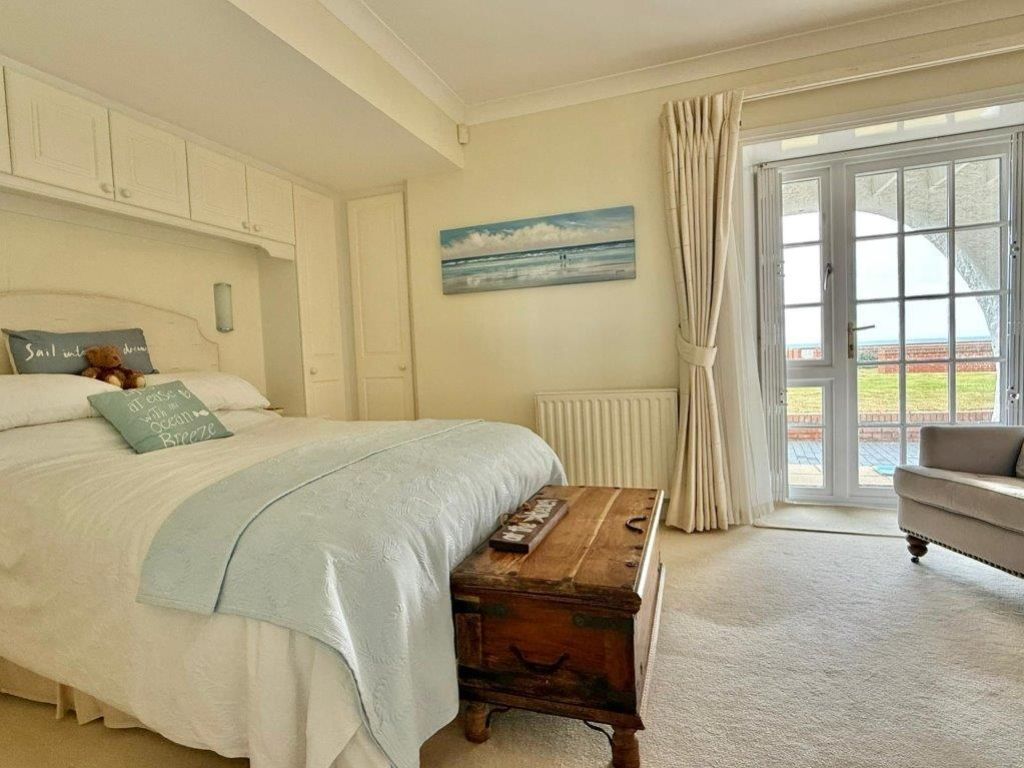 Property photo 3 of 16 4Ef8Bf7d-21E5-4F46-B468-Ea7F1A4E1537