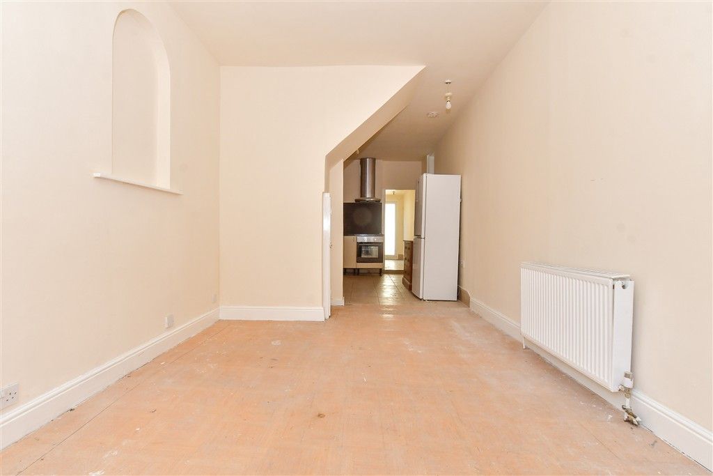 Property photo 2 of 15 Lounge