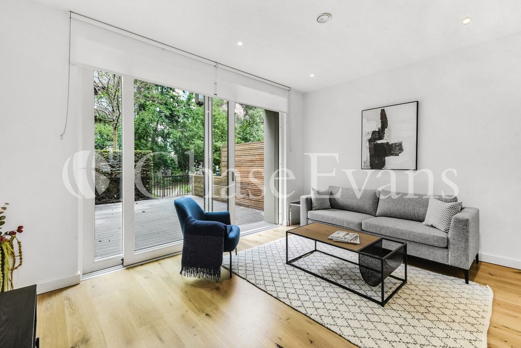 Property photo 2 of 16 Living