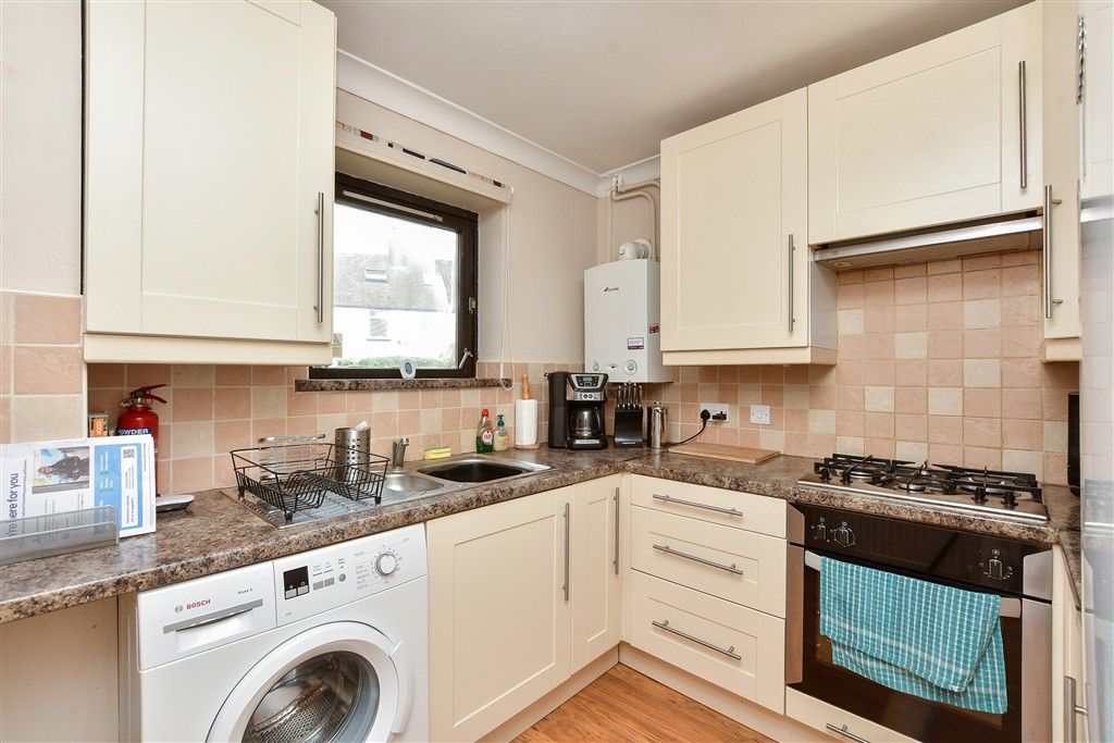 Property photo 1 of 10 Kitchen