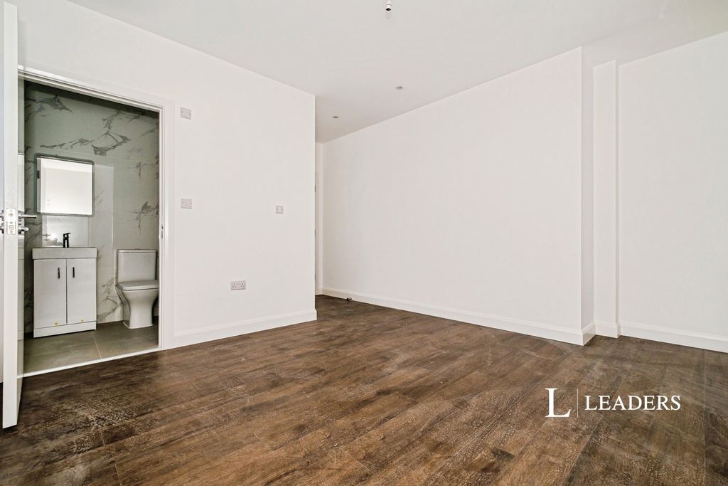 Property photo 2 of 10 Pbox-Img.Jpg