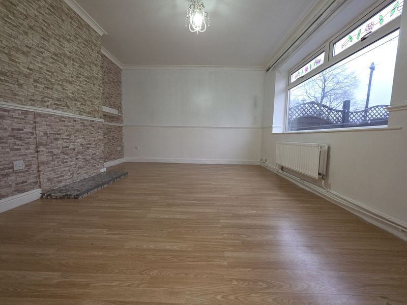 Property photo 3 of 9 Photo 3