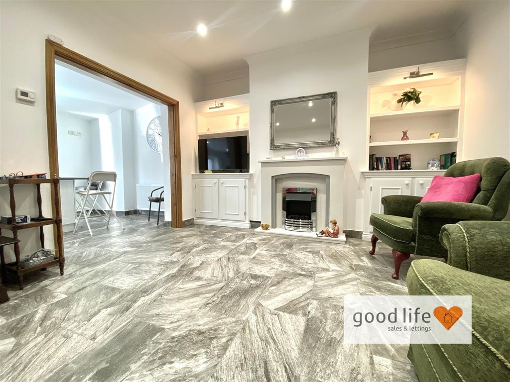 Property photo 3 of 15 20250118_111830687_Ios5Barnespark.Jpg
