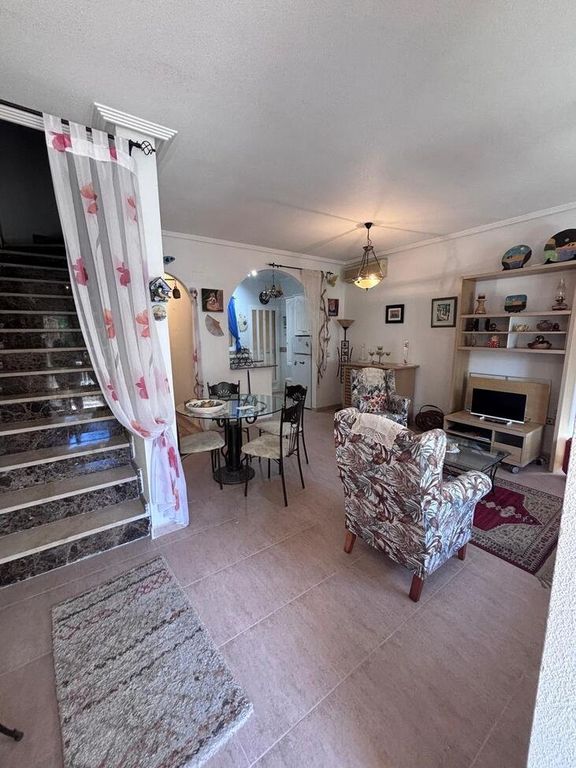 Property photo 3 of 25