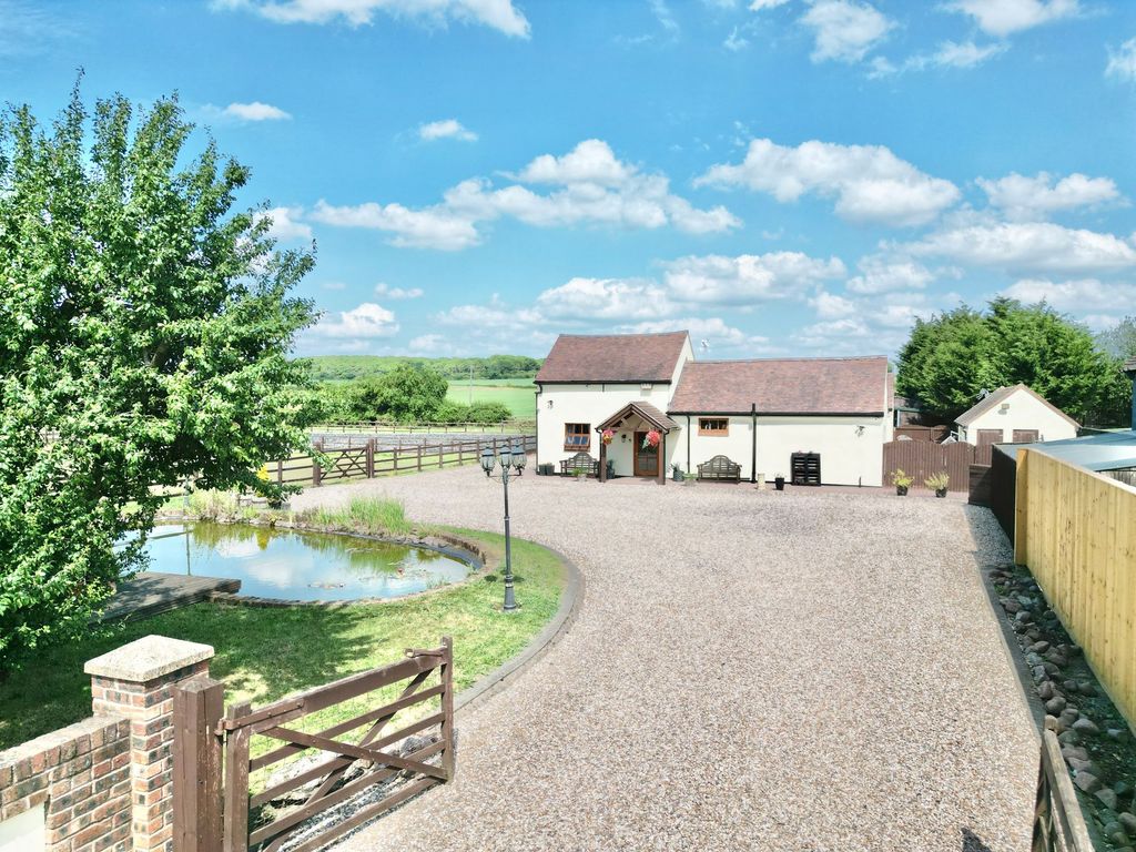 Property photo 1 of 33