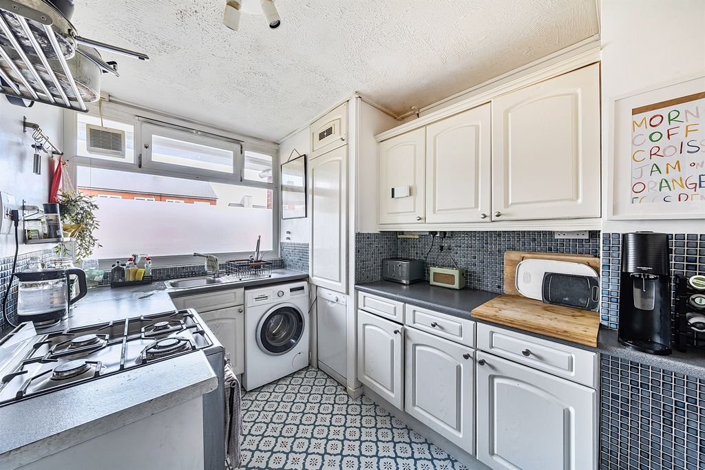 Property photo 3 of 14