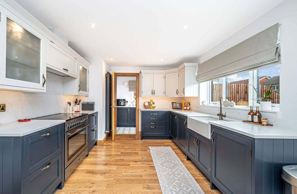 Property photo 2 of 39 Dining Kitchen