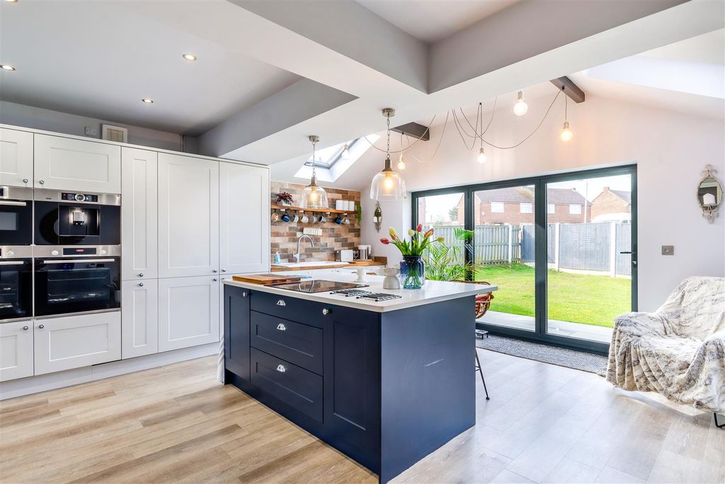 Property photo 3 of 46 8639118-Interior11v2.Jpg