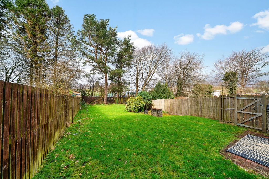 Property photo 2 of 43 Rear Garden