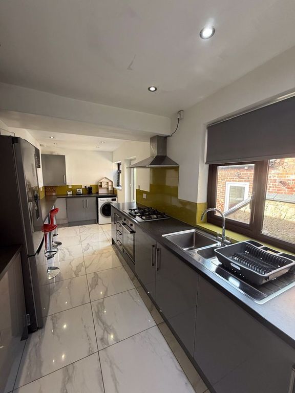 Property photo 1 of 10 Photo 2