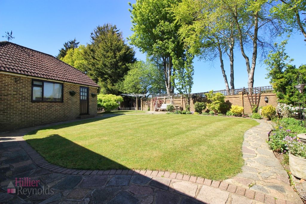 Property photo 2 of 19 Garden