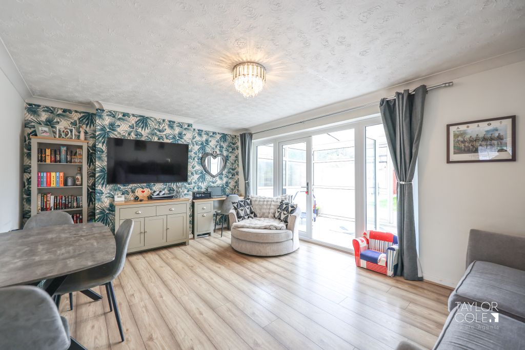 Property photo 2 of 23