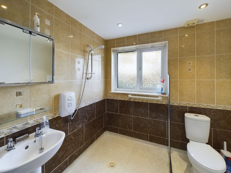 Property photo 3 of 11 Shower Room