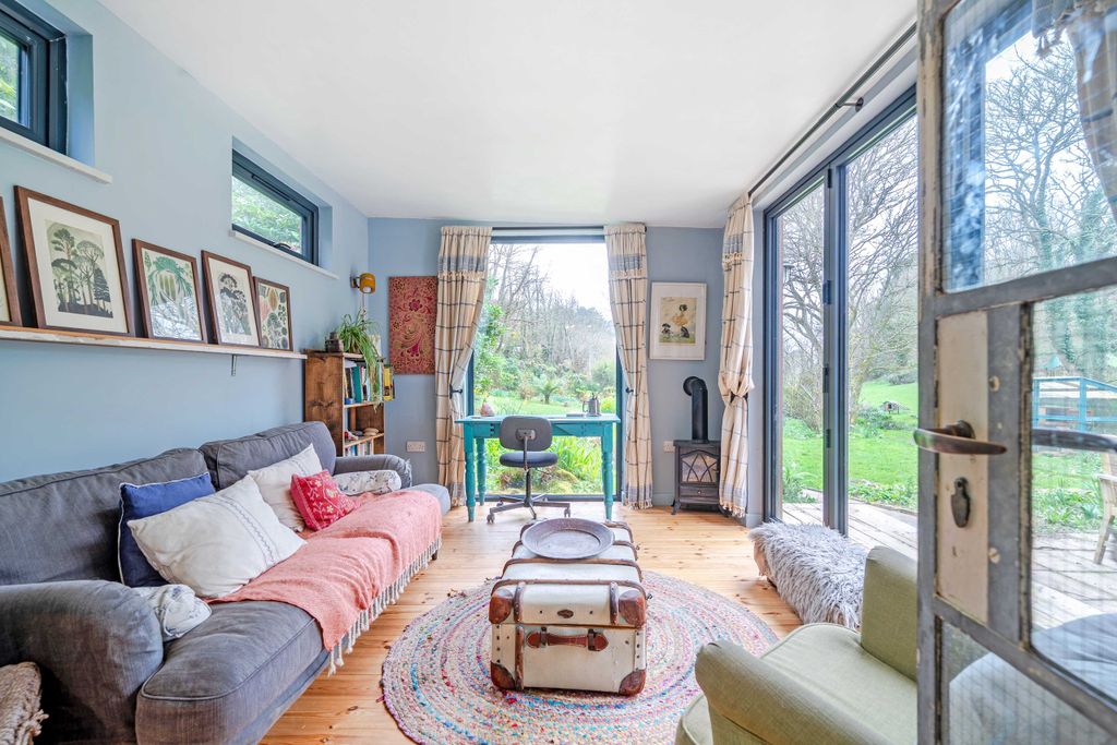 Property photo 3 of 25 Photo 3