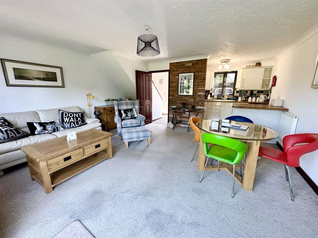 Property photo 3 of 18