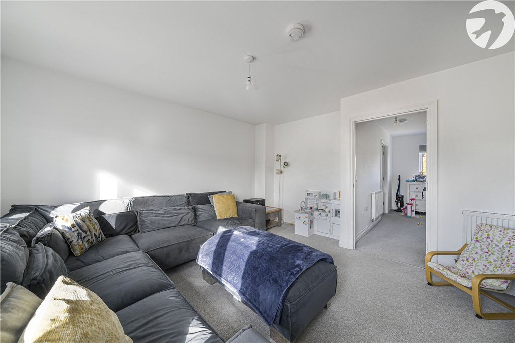 Property photo 3 of 25 Lounge