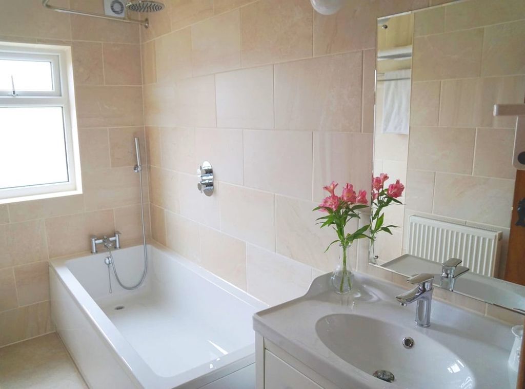 Property photo 3 of 51