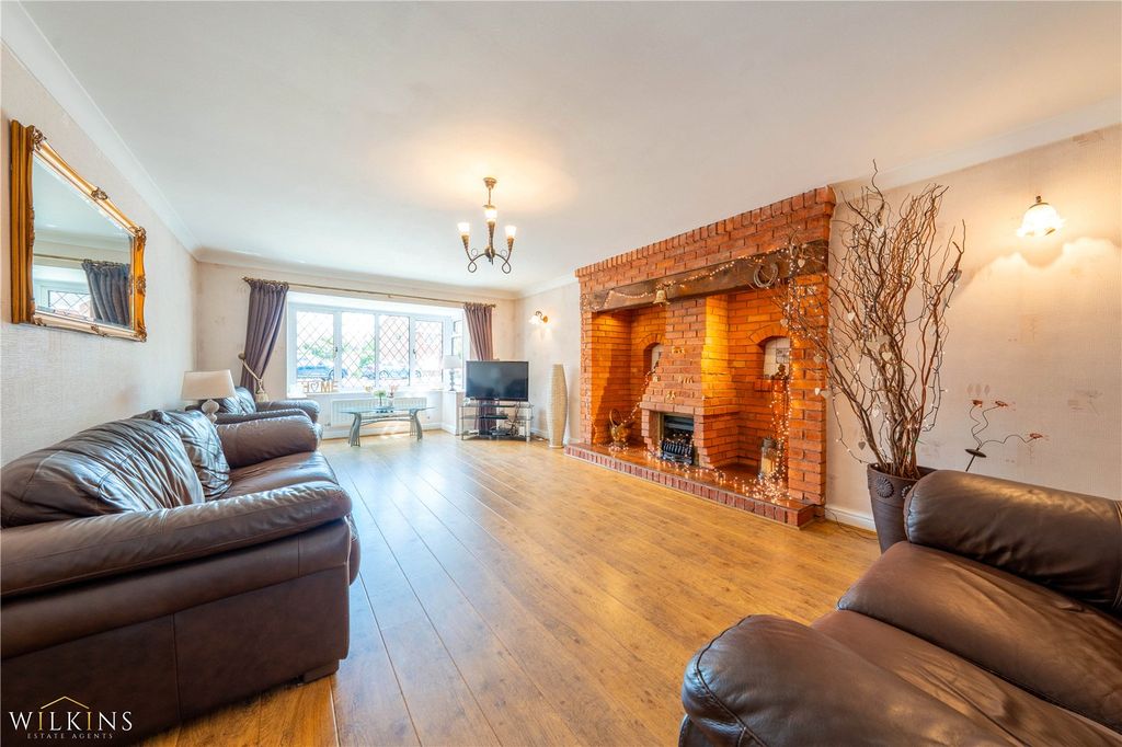 Property photo 2 of 41 Picture No. 11