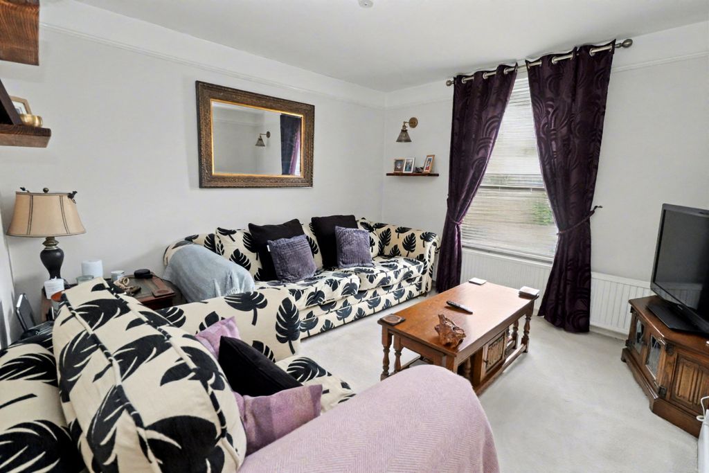 Property photo 2 of 17 Img_9451