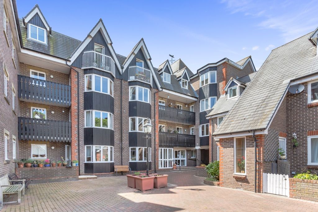 Property photo 1 of 13 4860030